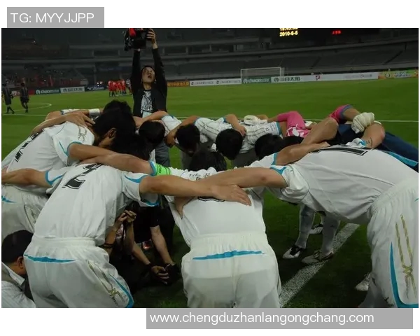 北京国安与上海东亚激战正酣谁将赢得这场中超巅峰对决