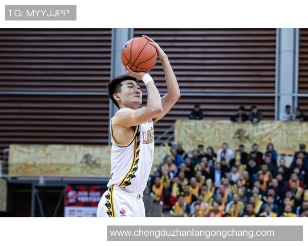 孙铭徽：从青涩新星到篮球场上的领军人物，见证中国篮球的崛起与辉煌