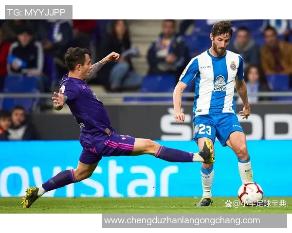 皇家社会与马竞球衣对比分析谁的设计更具魅力与特色