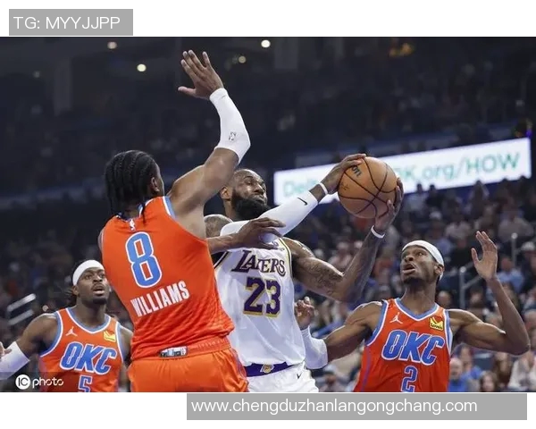 詹姆斯神勇表现40分10篮板7助攻湖人加时战胜勇士成功晋级季后赛